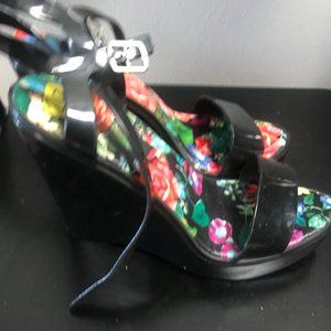Black High Heels with Flowers insole